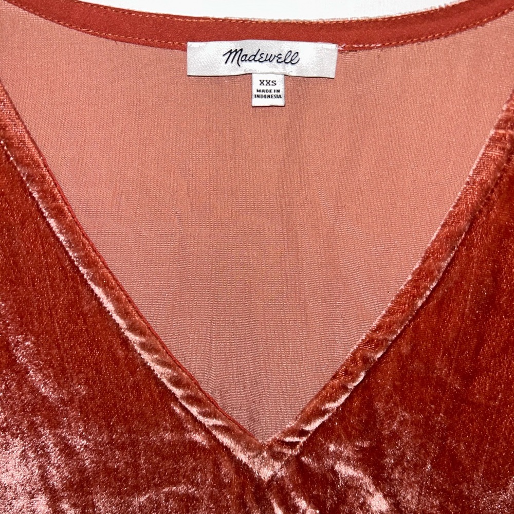 Madewell split sleeve, deep vneck,‎ ruffle hem, crushed velour top- sz XXS - Picture 2 of 7